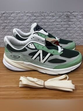 New Balance 990v6 Men's Size 9.5 Avocado Mint Running Shoes Sneakers